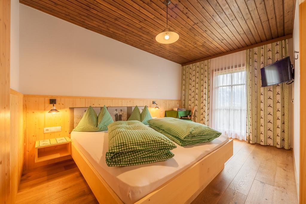 Berggasthaus Agritur Moserhof Braies  Exterior foto